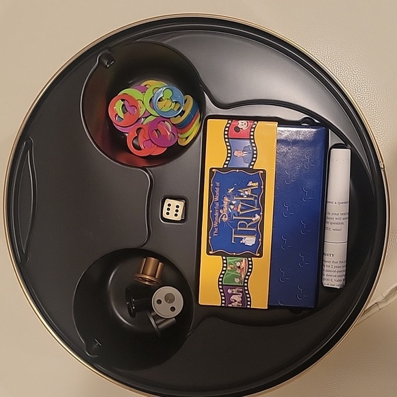 Disney Trivia tin set and extra packs - Picture 5 of 10